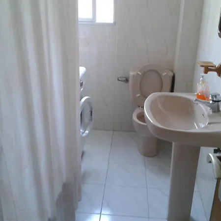 Amplia Vivienda En Avda. Rocafort, Appartement