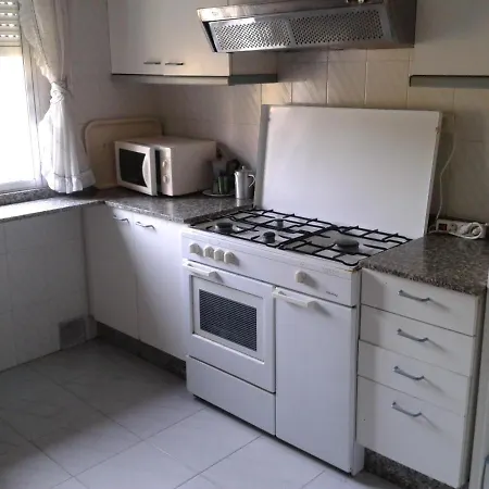 Amplia Vivienda En Avda. Rocafort, Sanxenxo